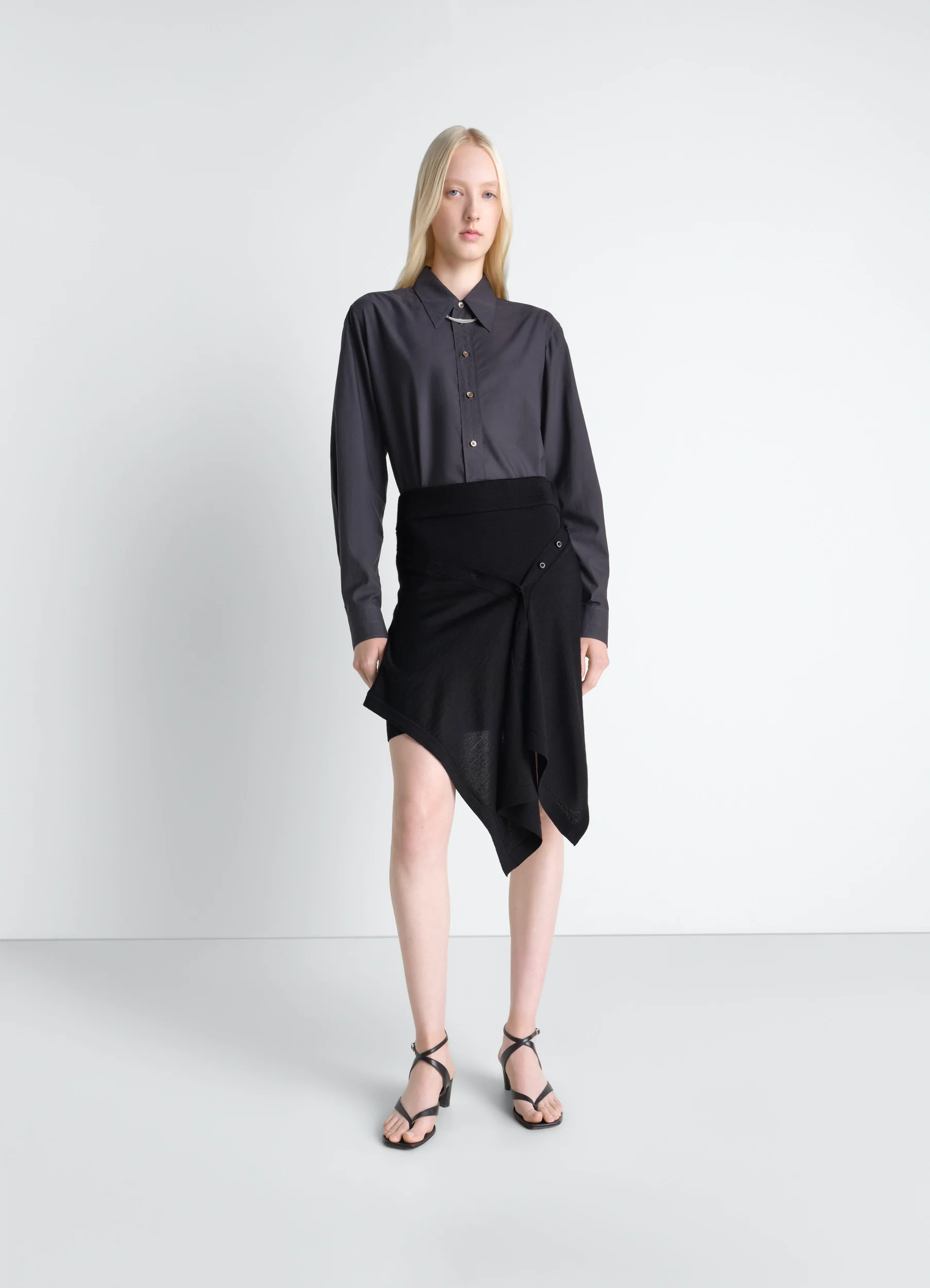 BUTTONED SKIRT IN MERINO BLEND